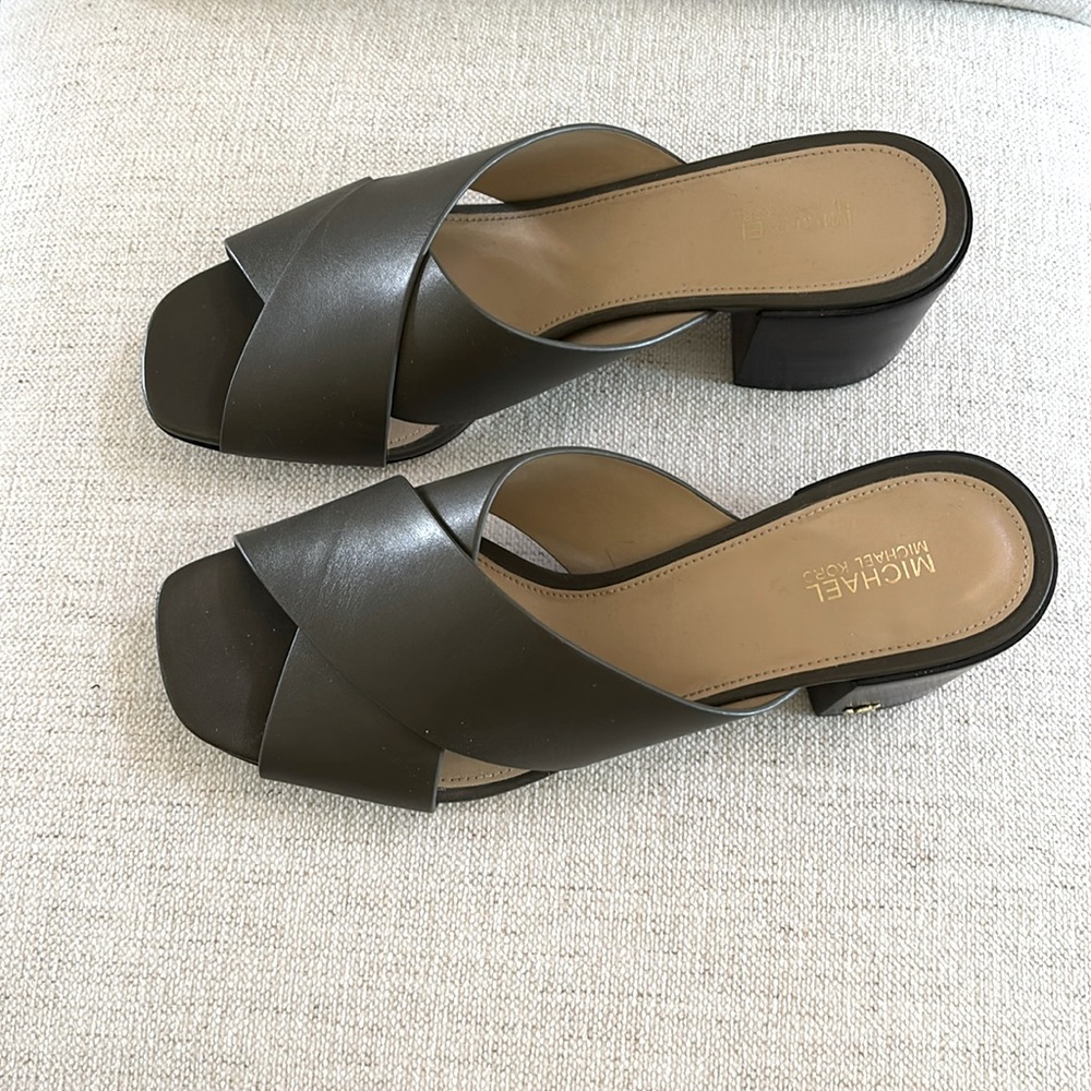 Michael Kors Slide Leather Sandals. Olive Green. Size 8. Excellent Condition.